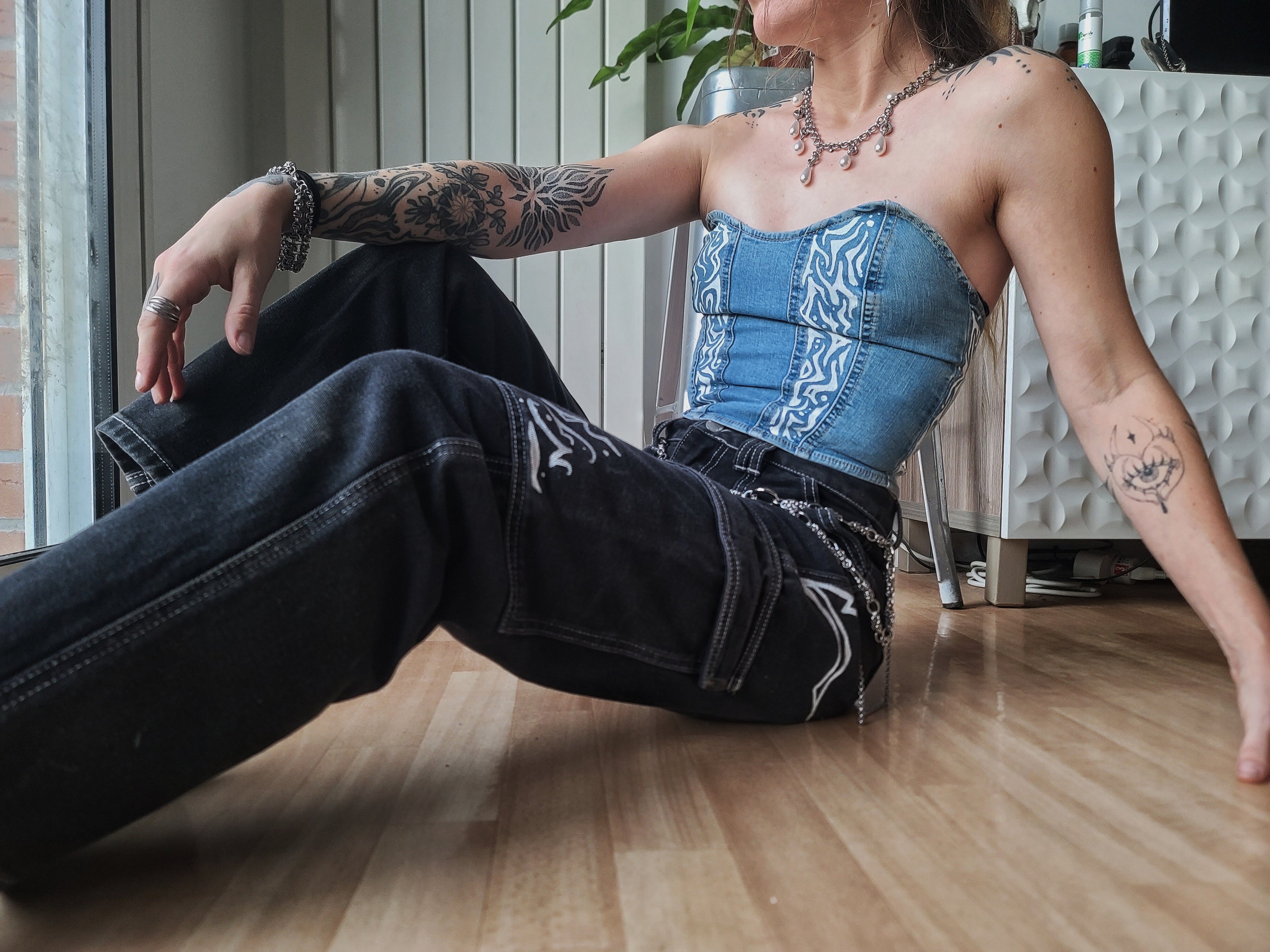 Cargo en jean « calligraphy »