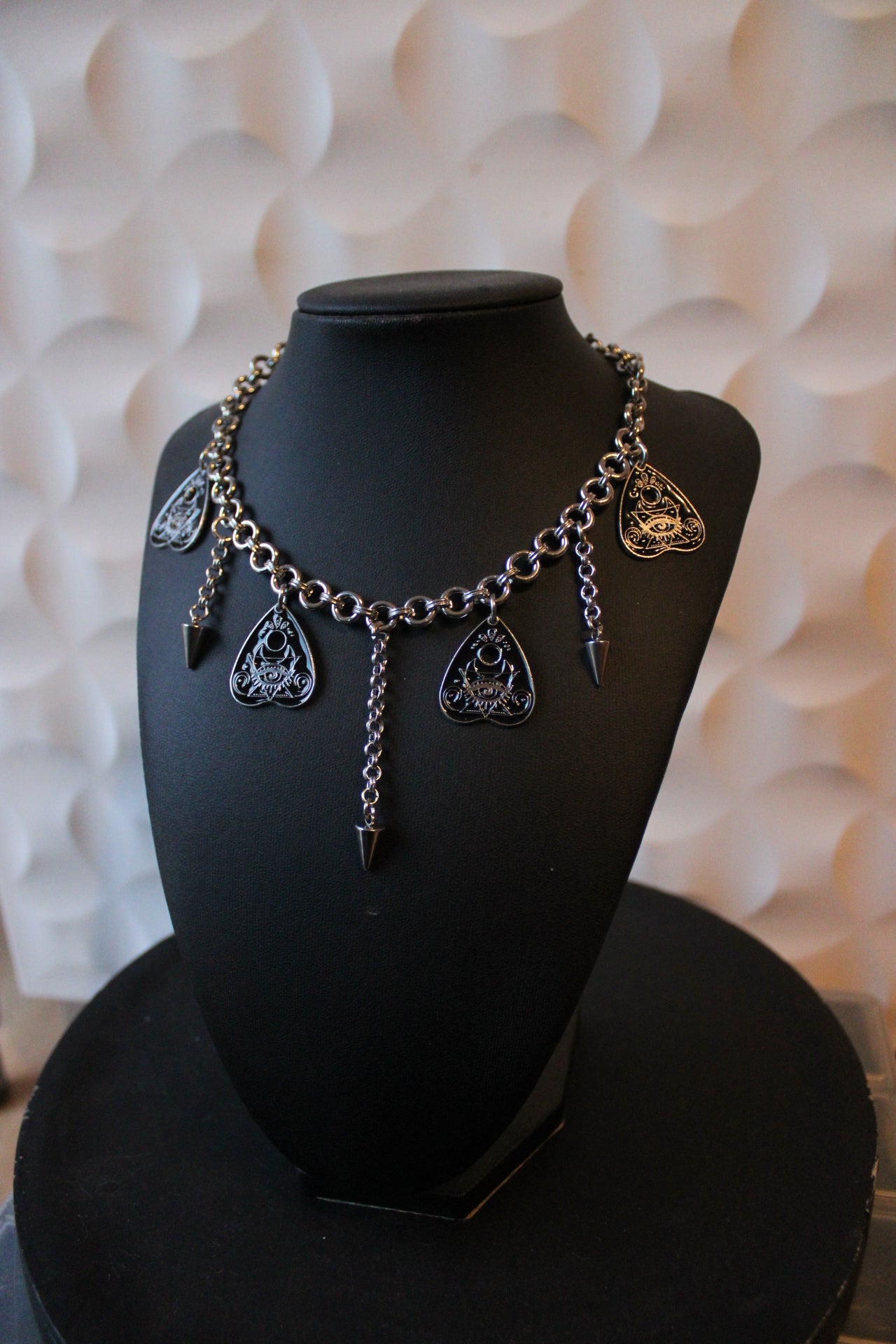 Collier « ouija »