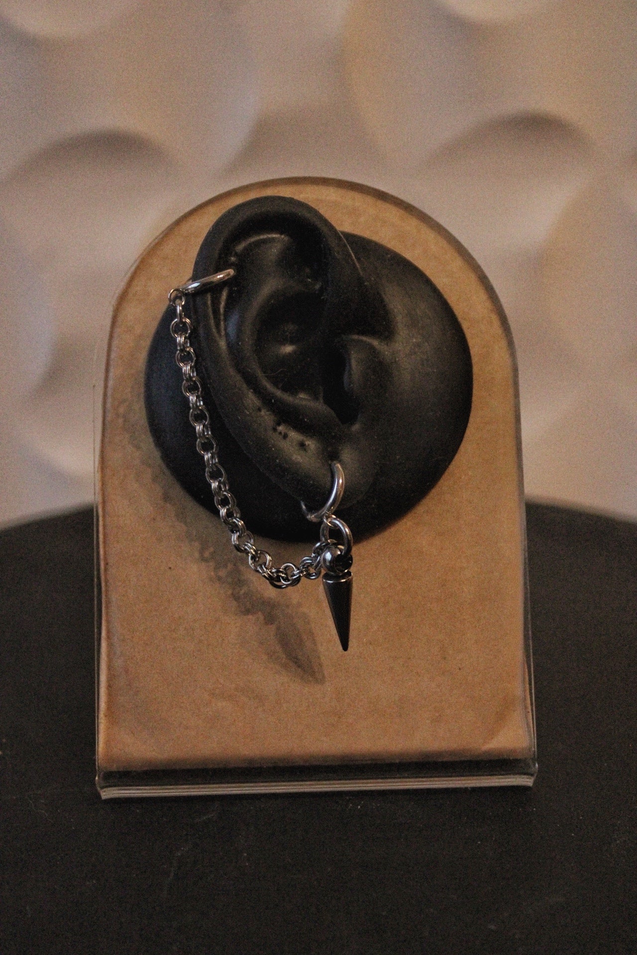 Chaîne d’oreille « spike »