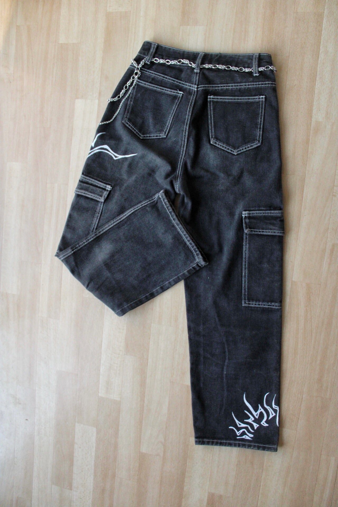 Cargo en jean « calligraphy »