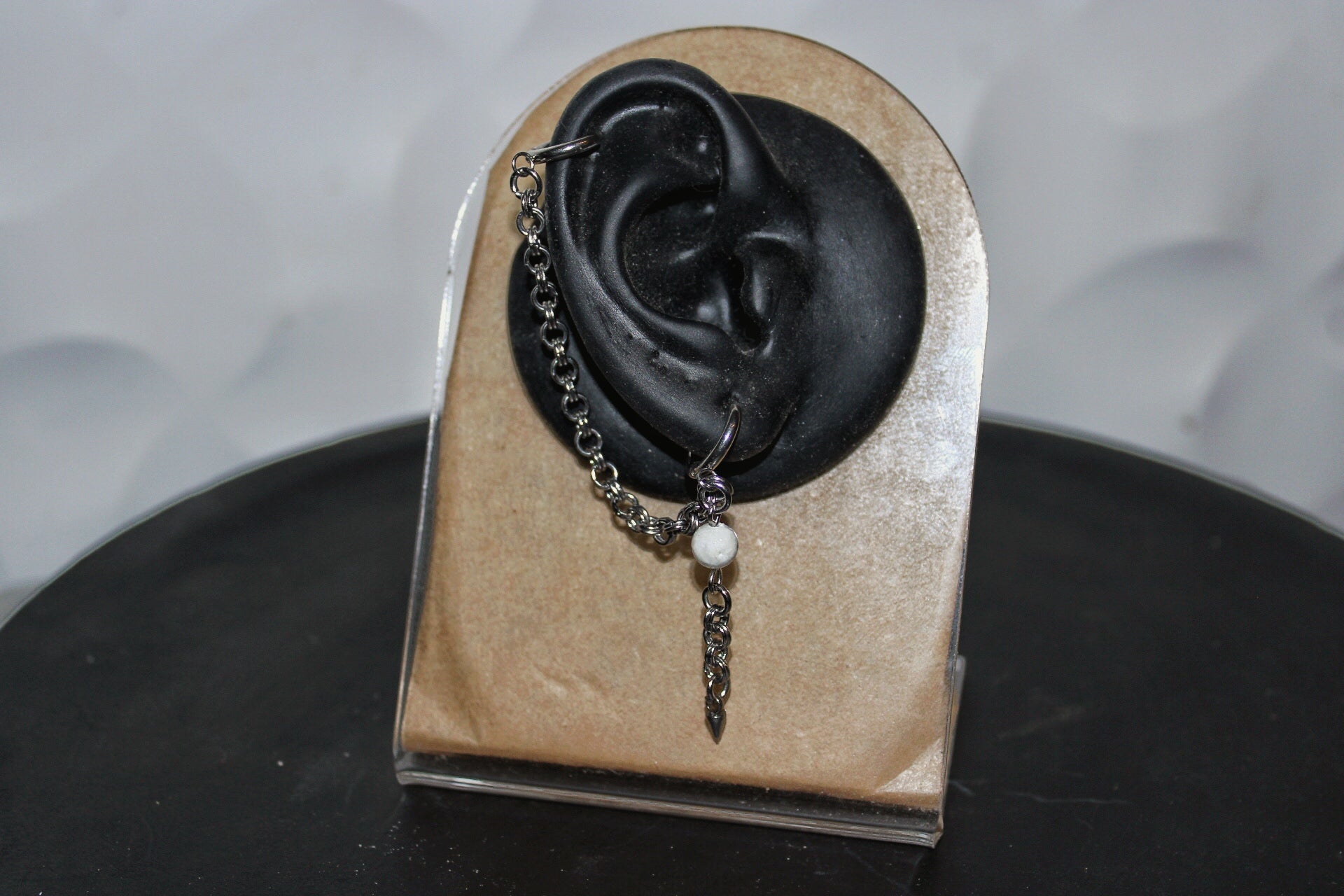 Chaîne d’oreille « howlite »