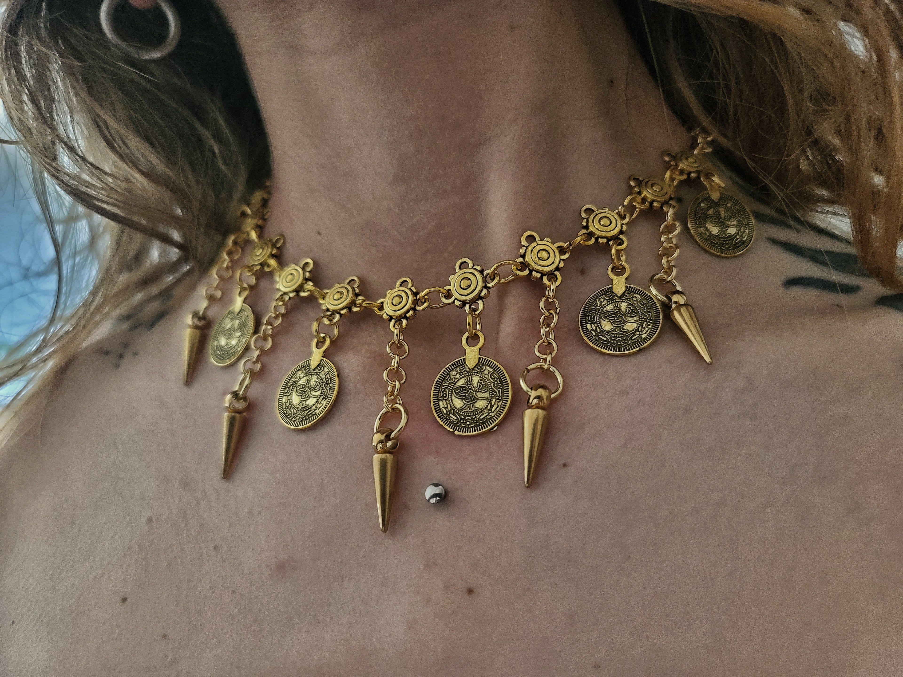Collier tribal