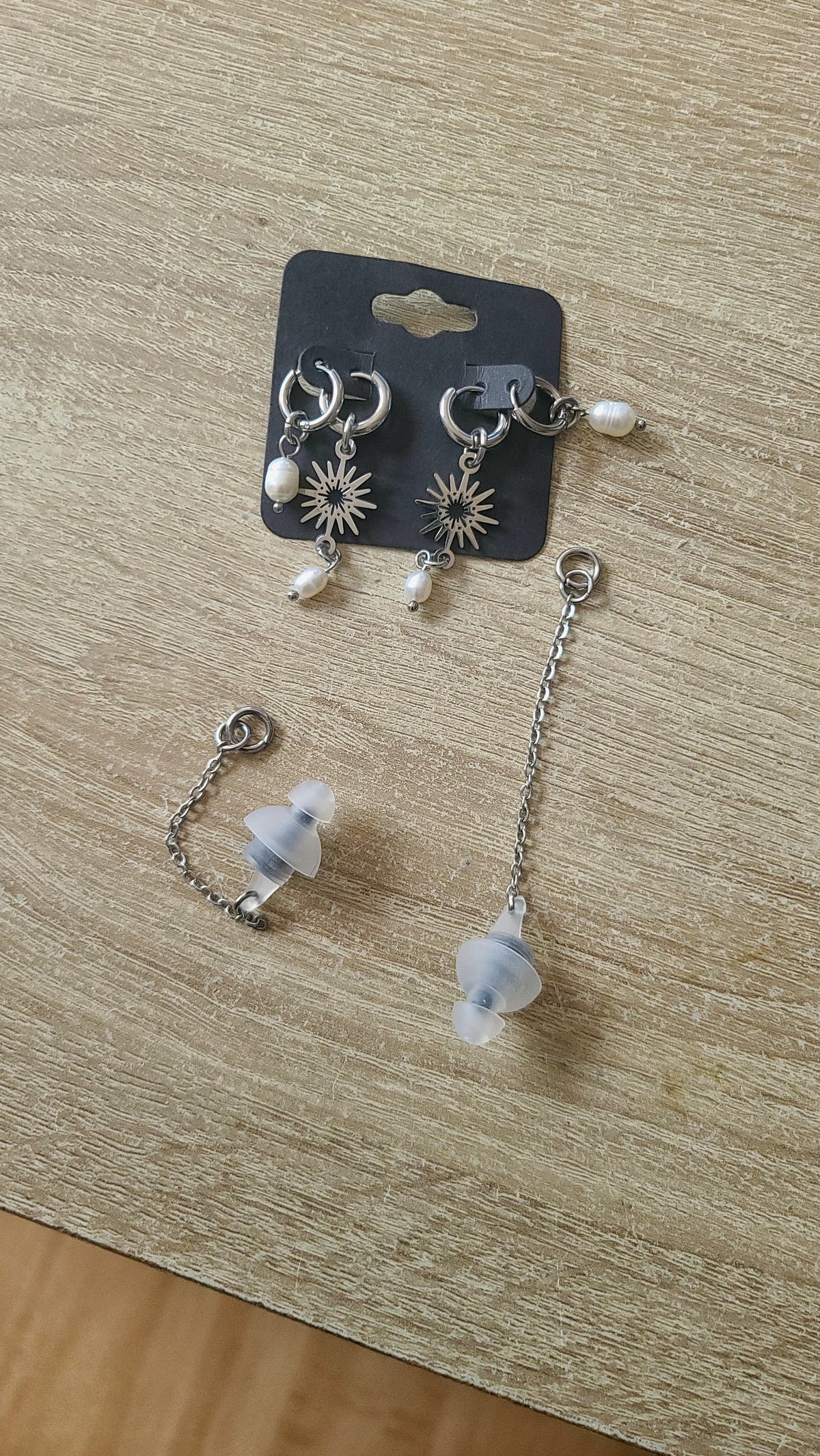 Chaines avec bouchons d'oreilles